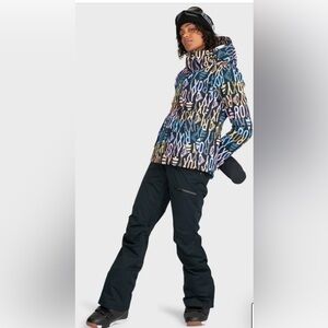 ROXY *Nadia* Insulated Technical Snow Pants in True Black. NWT.Large